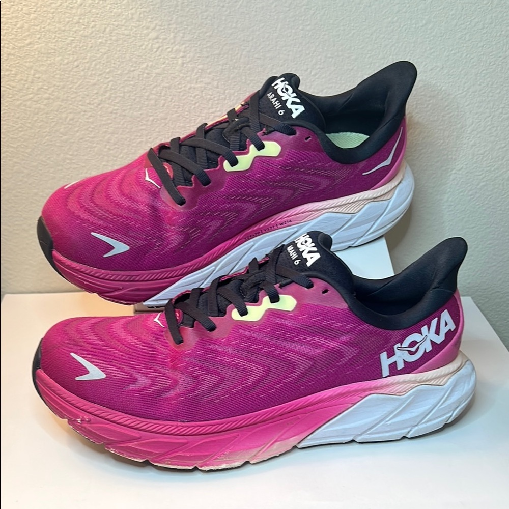 Hoka ARAHI 6 Women's Size 9 Running Shoes or Grocery Getters!